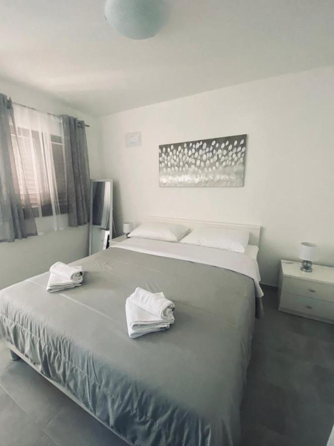 Apartmani Mila Starigrad Paklenica Ngoại thất bức ảnh