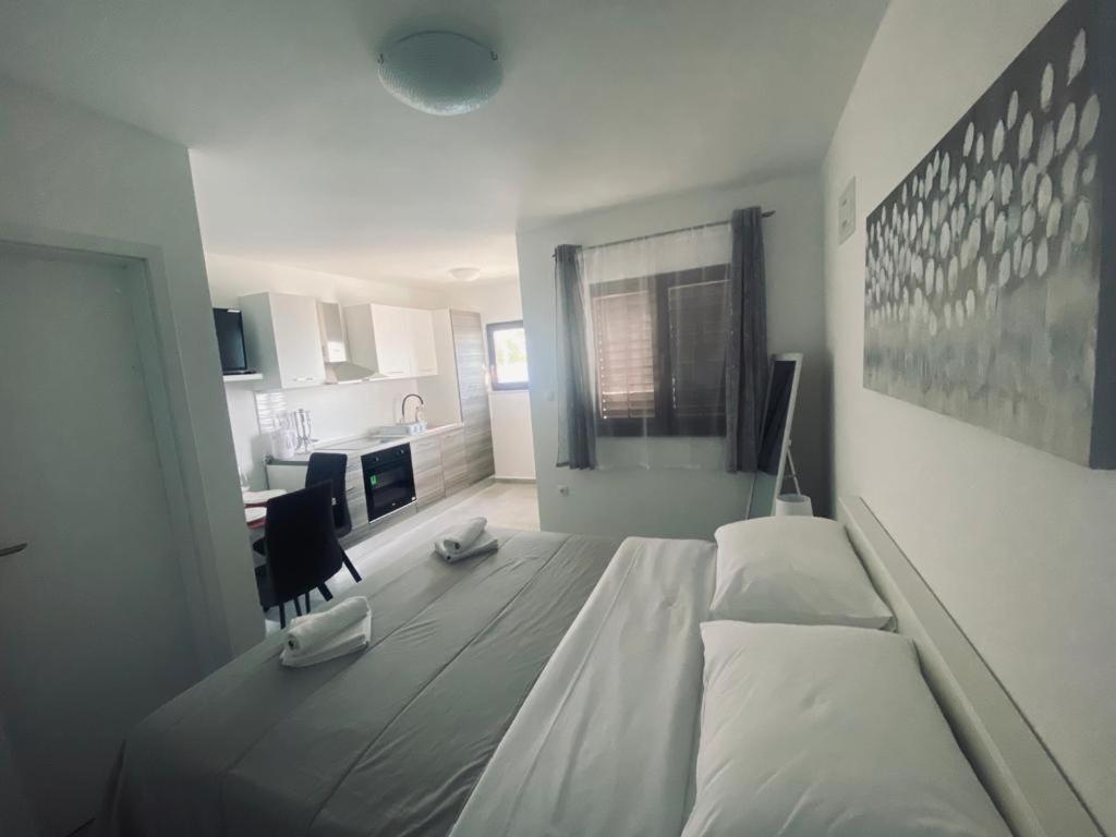 Apartmani Mila Starigrad Paklenica Ngoại thất bức ảnh