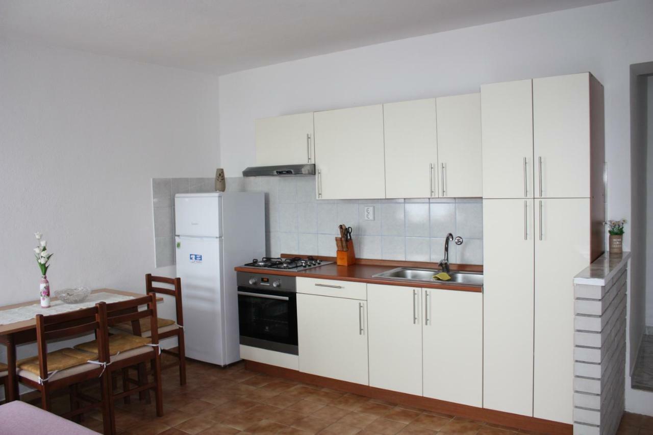 Apartmani Mila Starigrad Paklenica Ngoại thất bức ảnh