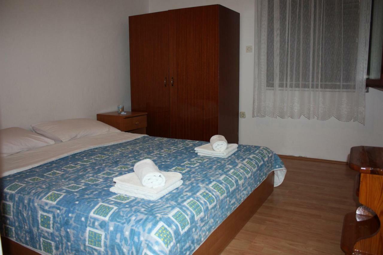 Apartmani Mila Starigrad Paklenica Ngoại thất bức ảnh