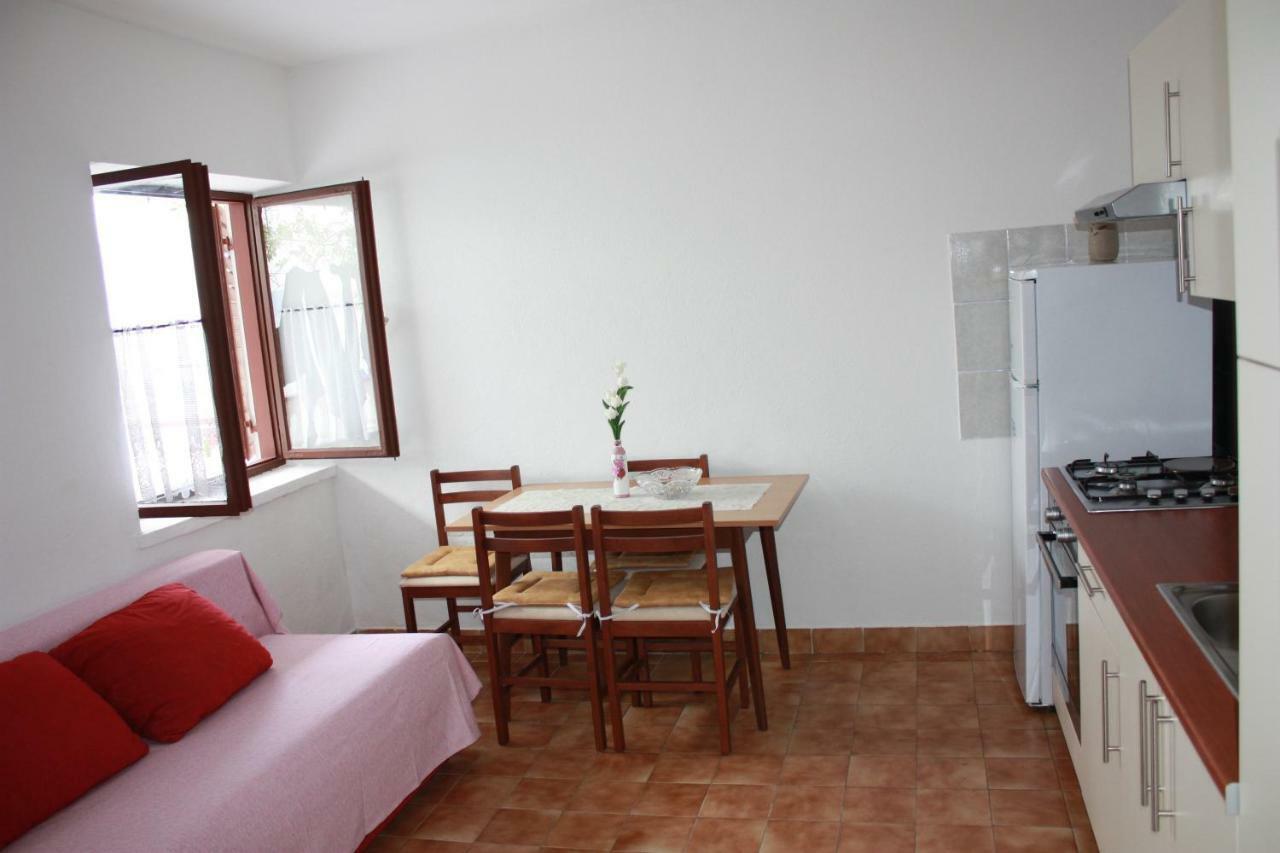 Apartmani Mila Starigrad Paklenica Ngoại thất bức ảnh