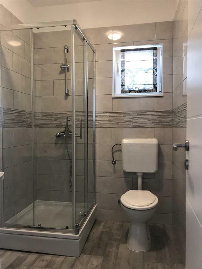 Apartmani Mila Starigrad Paklenica Ngoại thất bức ảnh
