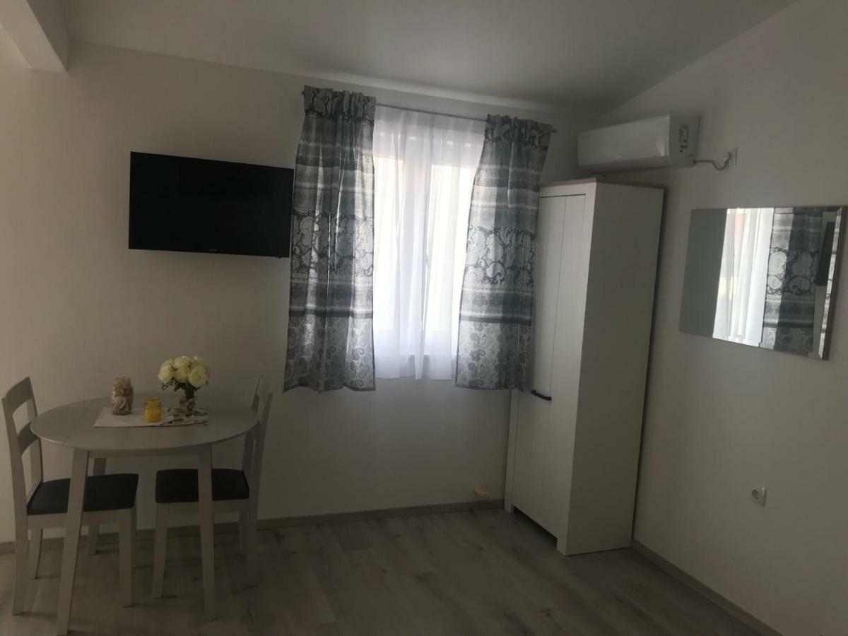 Apartmani Mila Starigrad Paklenica Ngoại thất bức ảnh