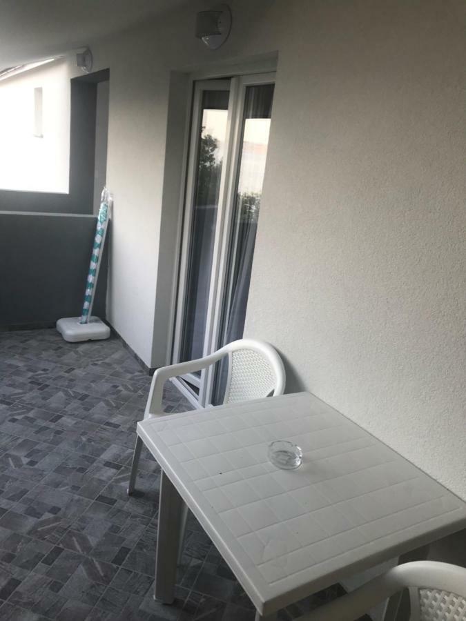Apartmani Mila Starigrad Paklenica Ngoại thất bức ảnh